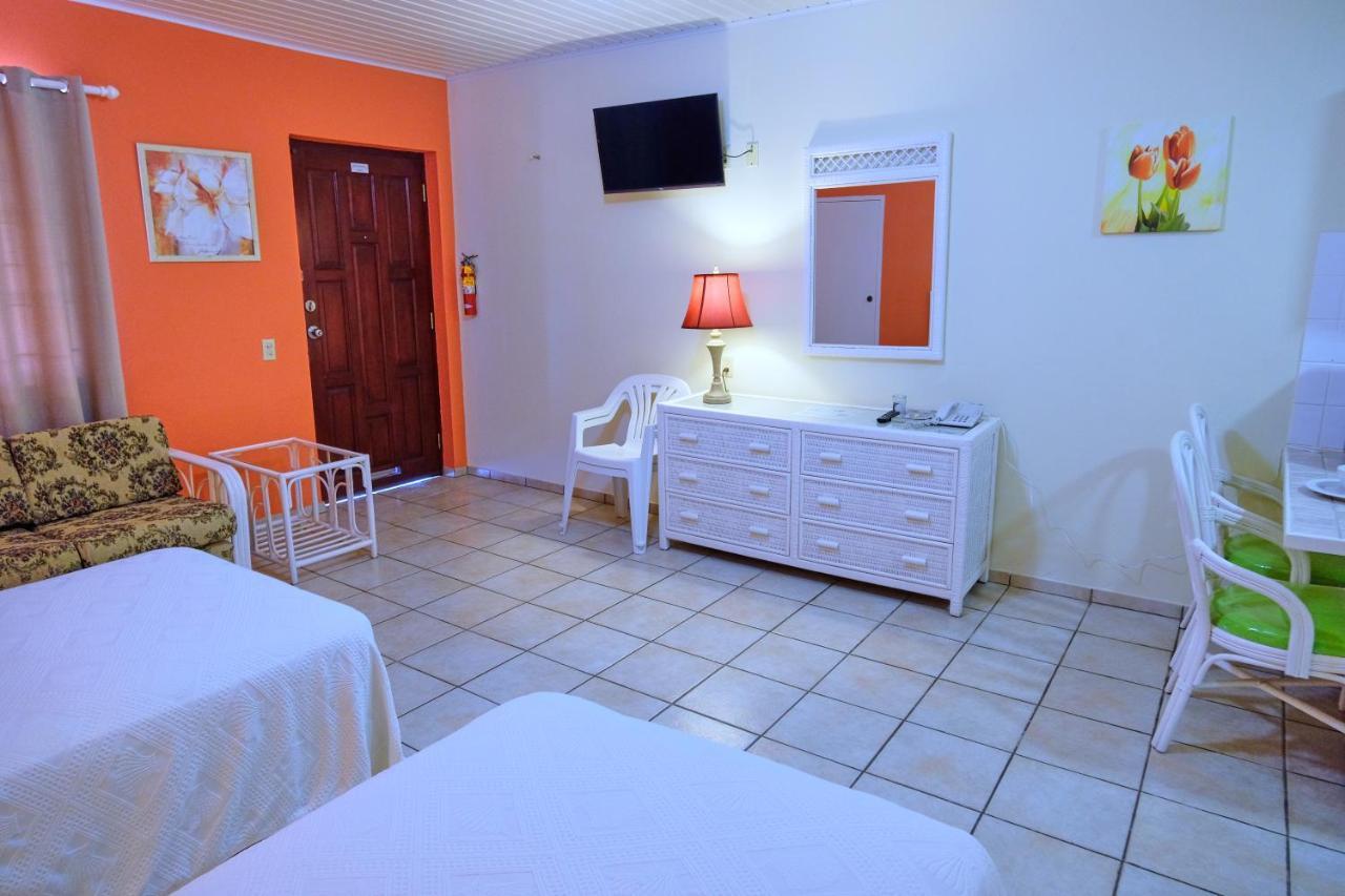 Aruba Quality Apartments & Suites Palm Beach Buitenkant foto