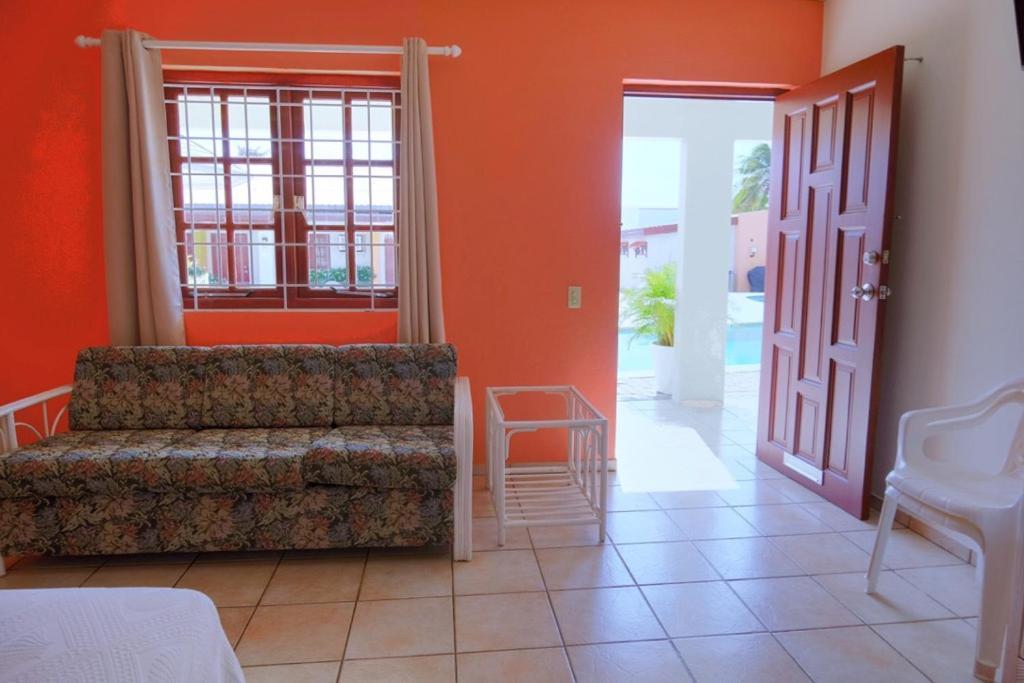 Aruba Quality Apartments & Suites Palm Beach Buitenkant foto